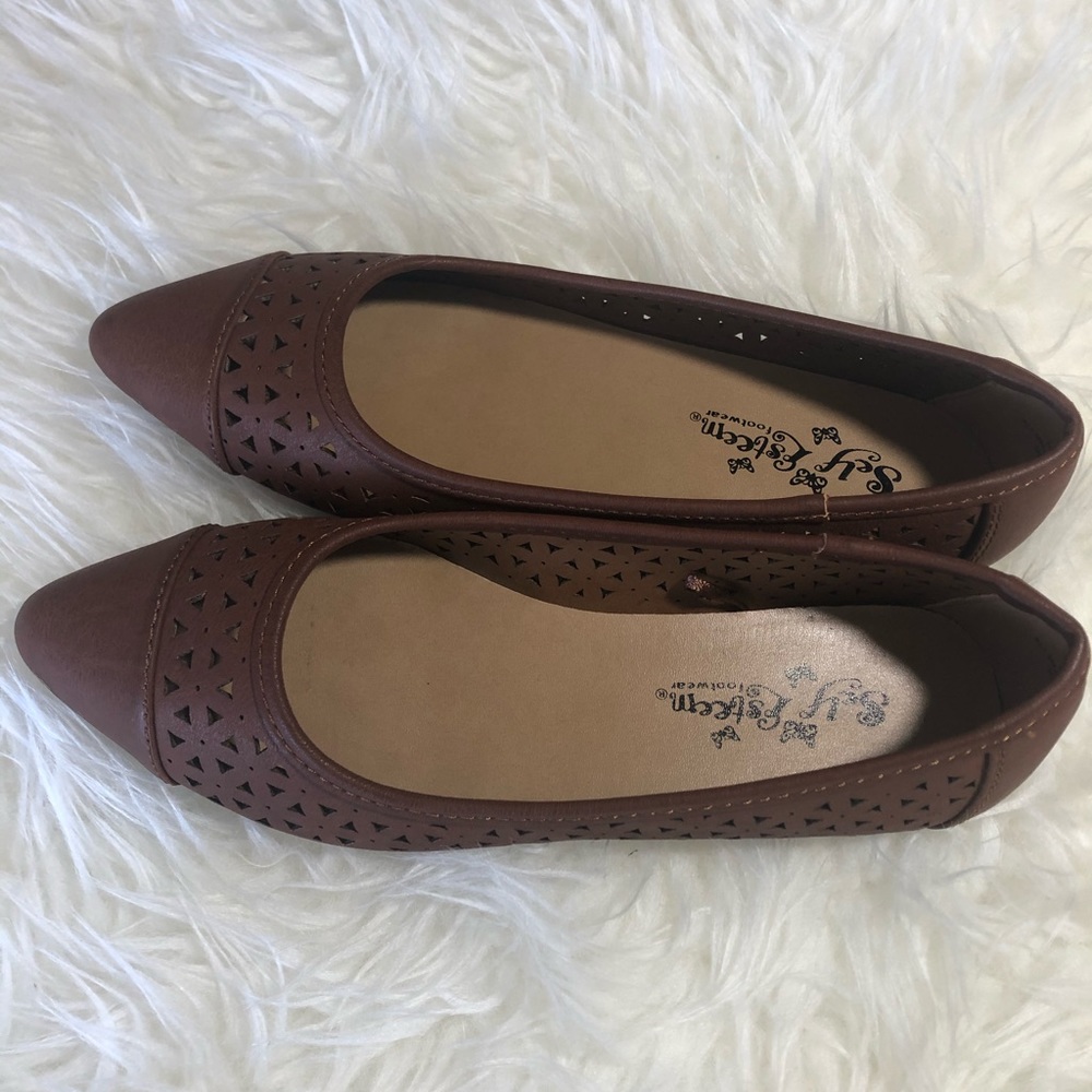 Self-esteem Women’s Flats.